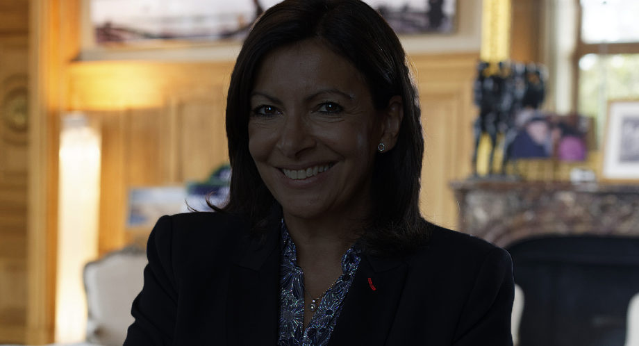Suite au décès d’un cycliste, la Tour Eiffel éteint Anne Hidalgo pendant deux nuits
