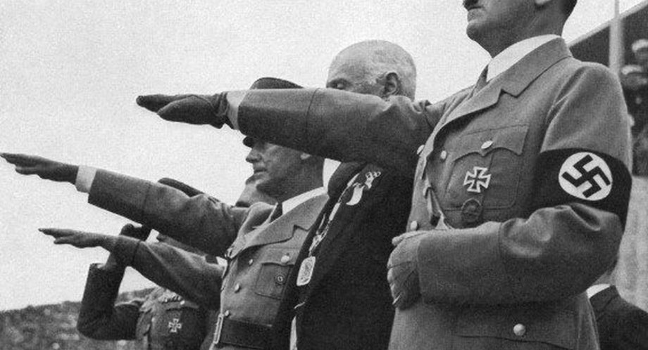 « Tranquille, c’est un salut Romain » défend Hitler
